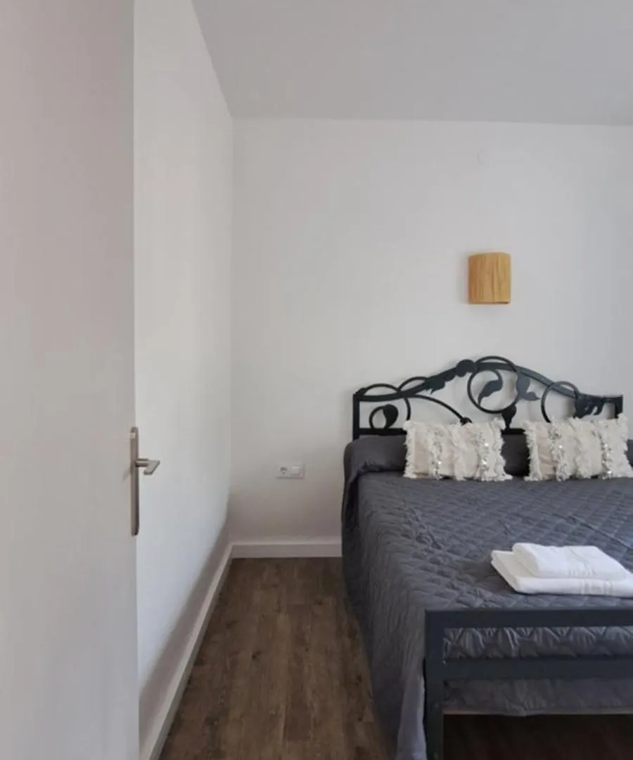 הוילה ז'ירונה Casa Lila 0*,